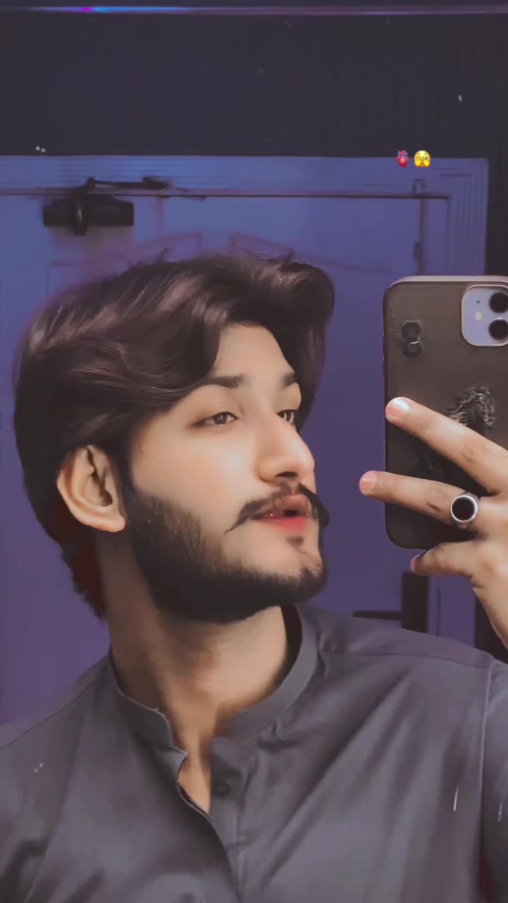 @𝓠....𝓑𝓗𝓤𝓣𝓣𝓞_🦅