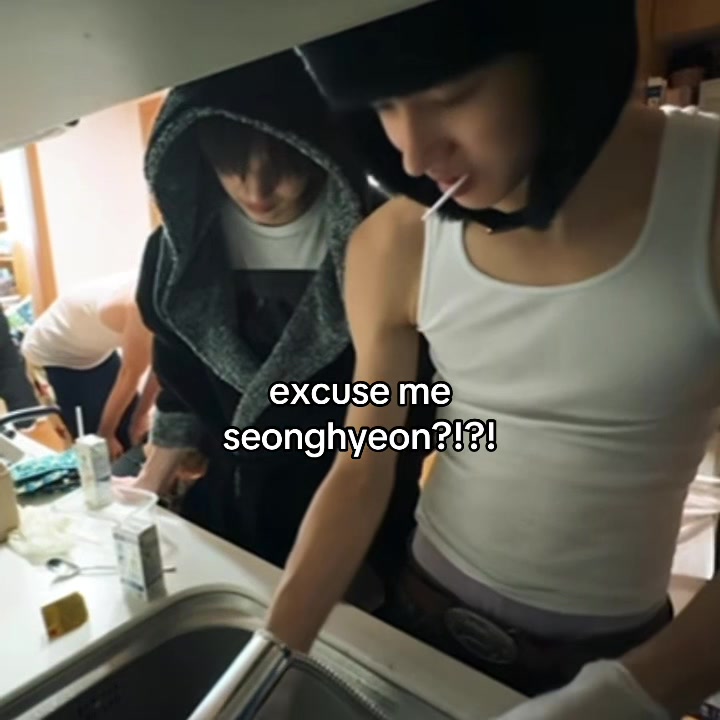 @auniverseꨄ