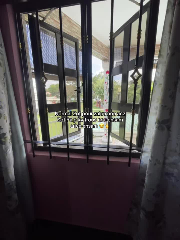 @️
