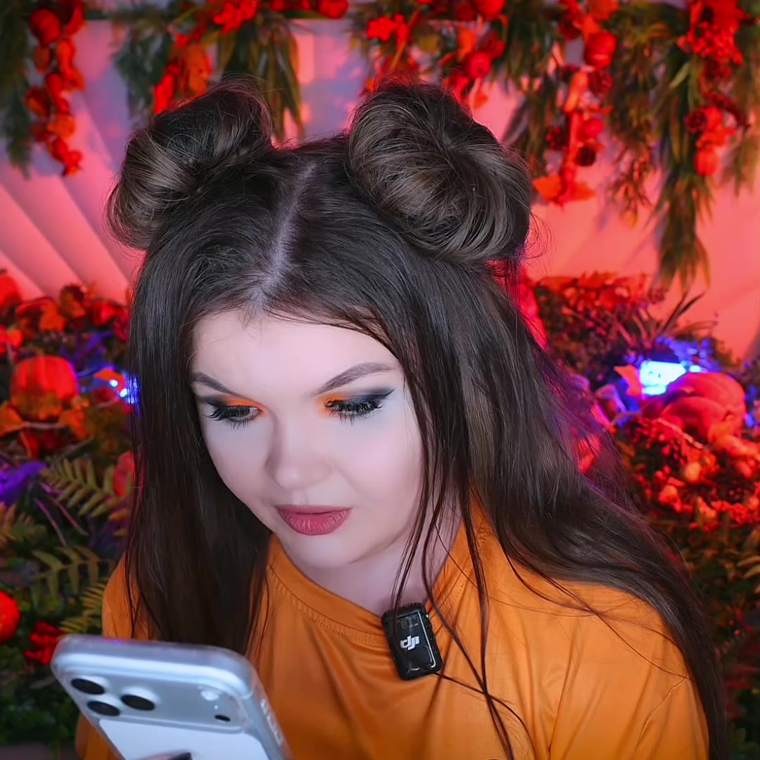 @Аури🧸