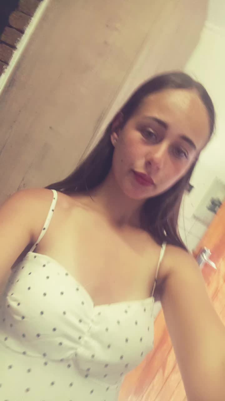 @your_fav_brunette