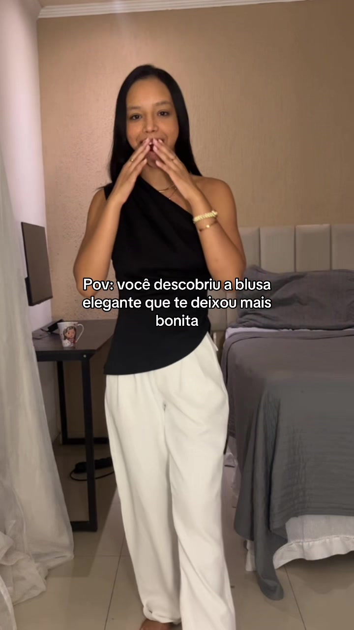 @L&iacute;via Carmos