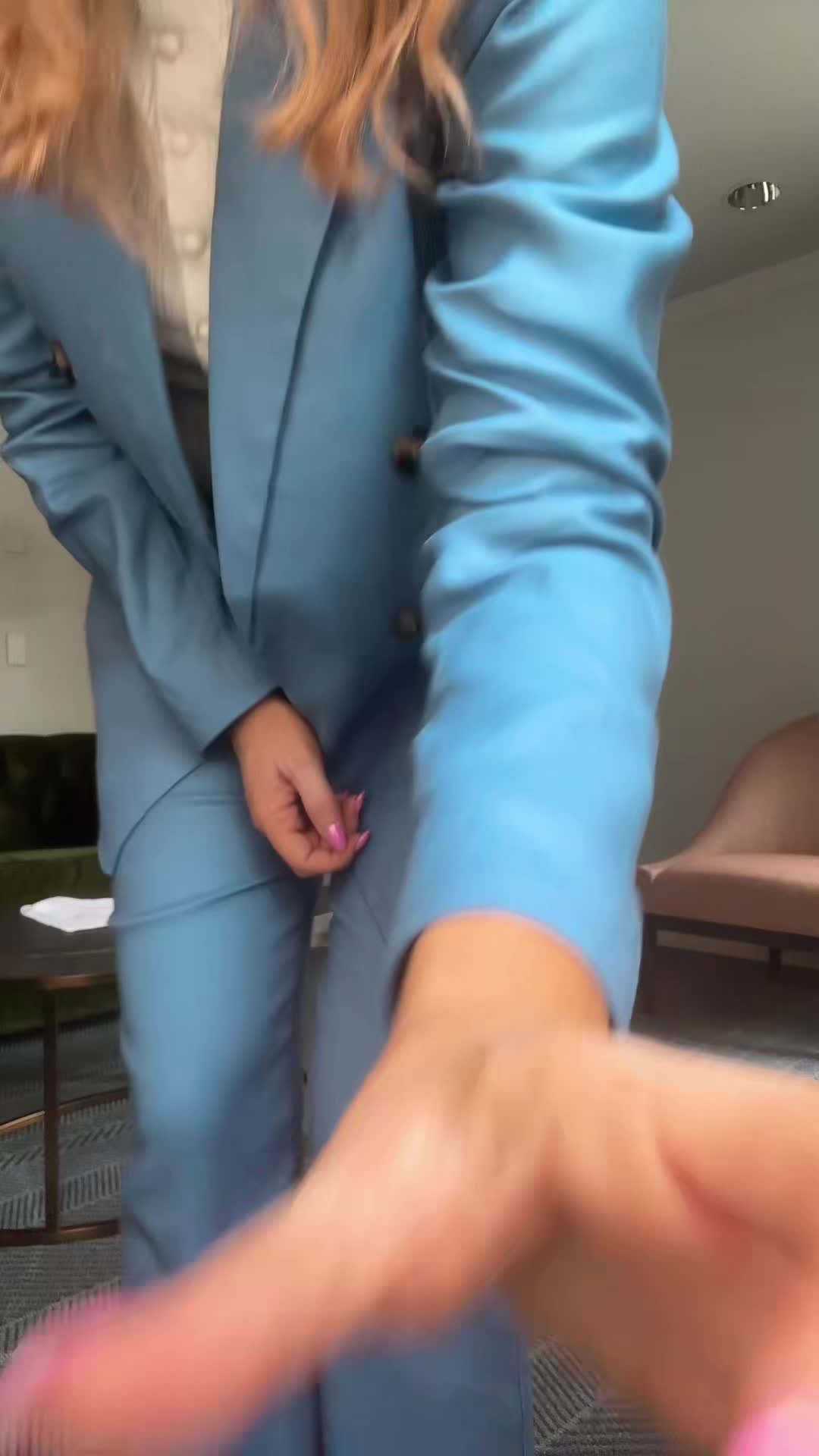 @Bee