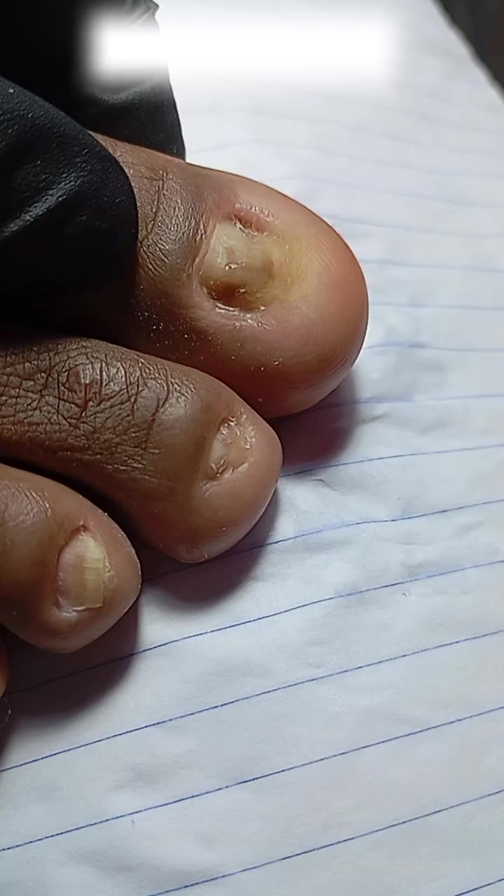 @Naf4nails