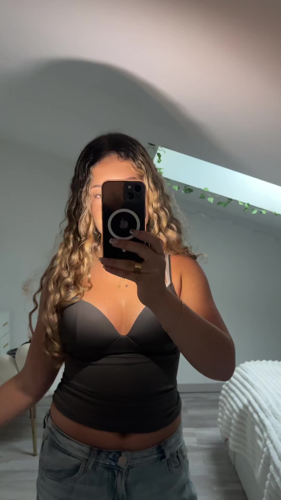 @𝐑𝐨𝐱𝐚𝐧𝐞&rsquo;🧞&zwj;♀️