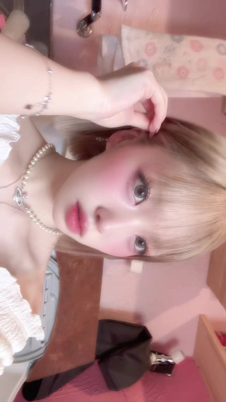 @𝐣