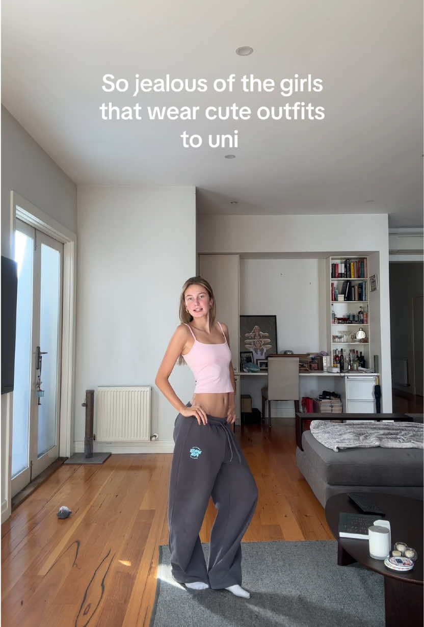 @girlywiththecurly