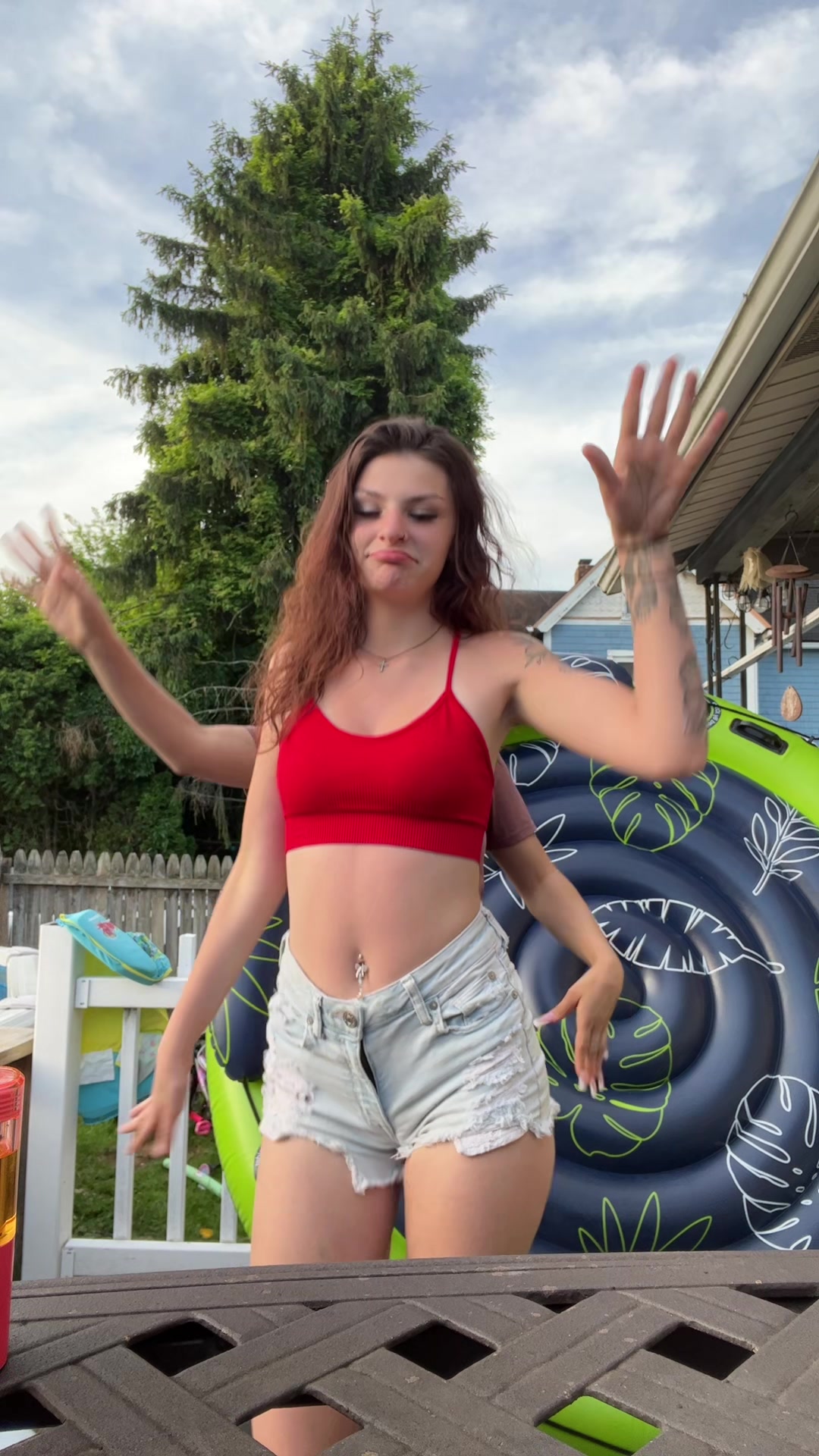 @👻