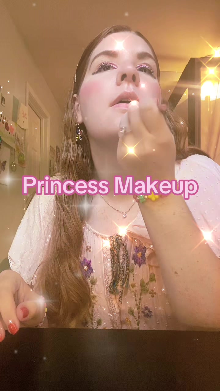 @Dee Girl 🩰💄
