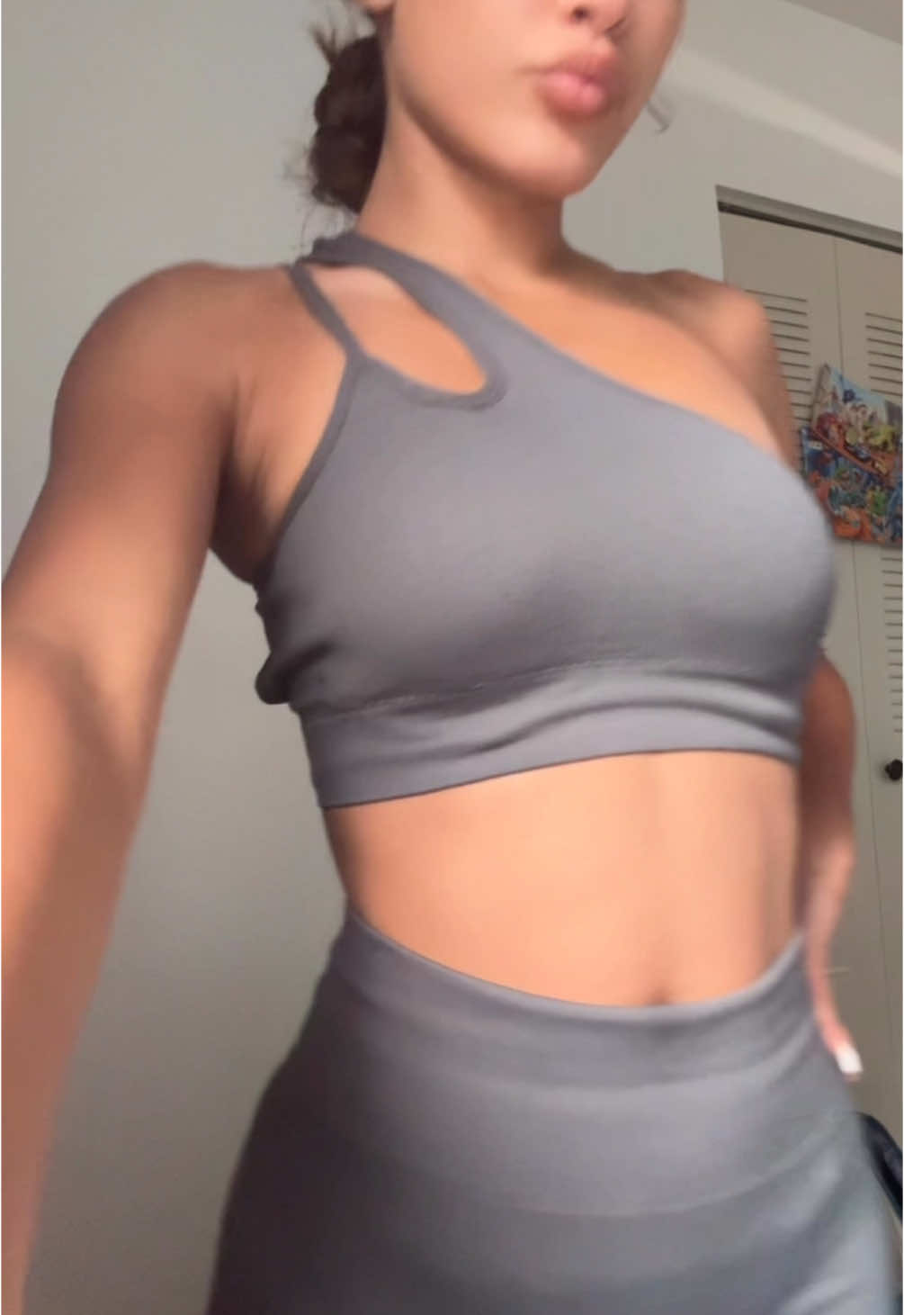 @foreigndoll 💋