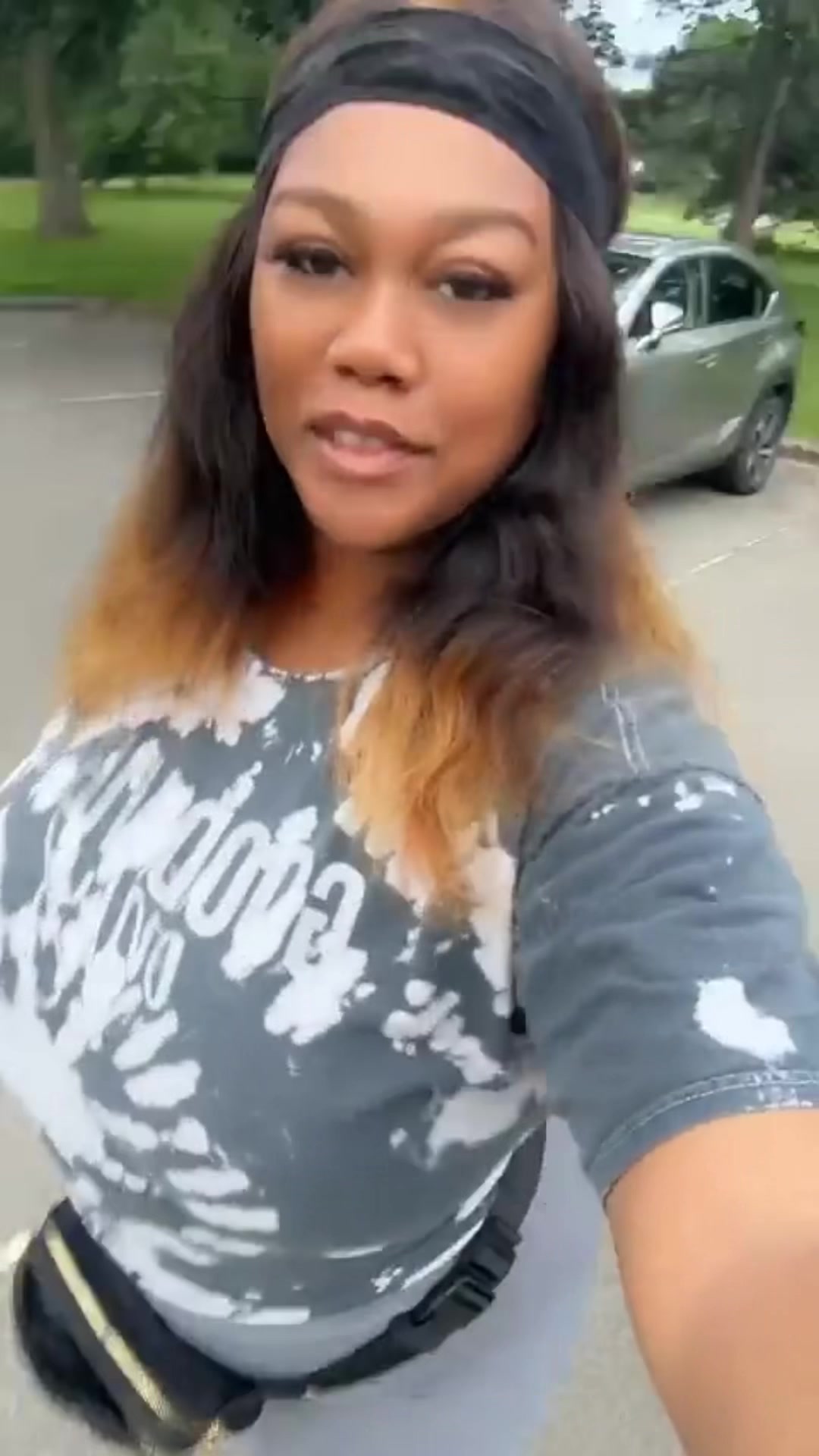 @The_Real_Lo
