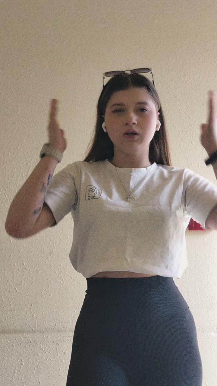 @𝒜𝓁𝒷𝒾𝓃𝒶🫀