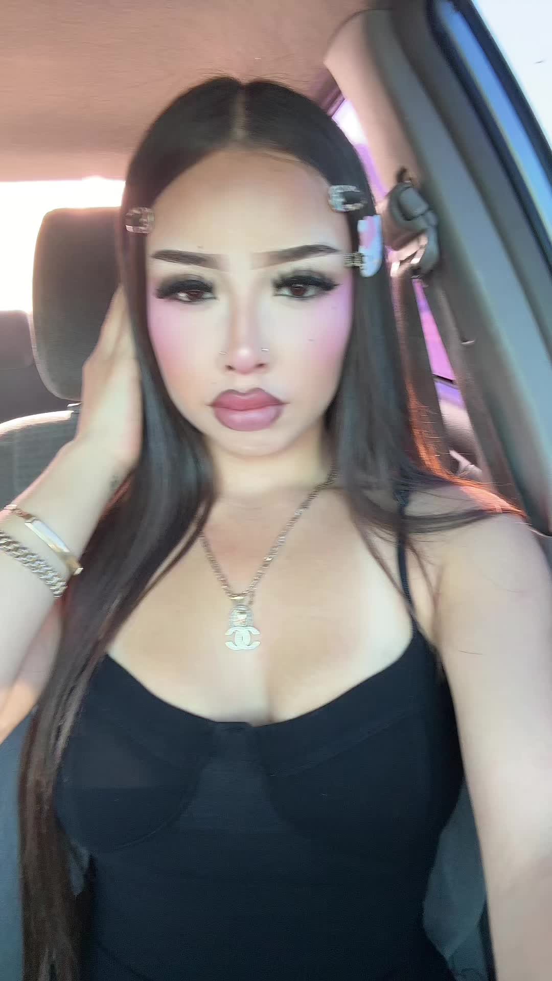 @𝓨💸