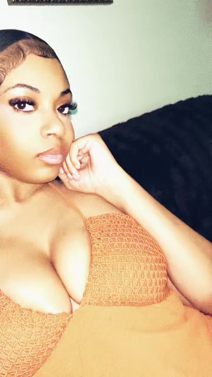 @yourgirlkaylakay
