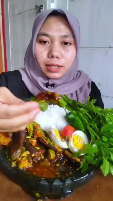 @Aisha