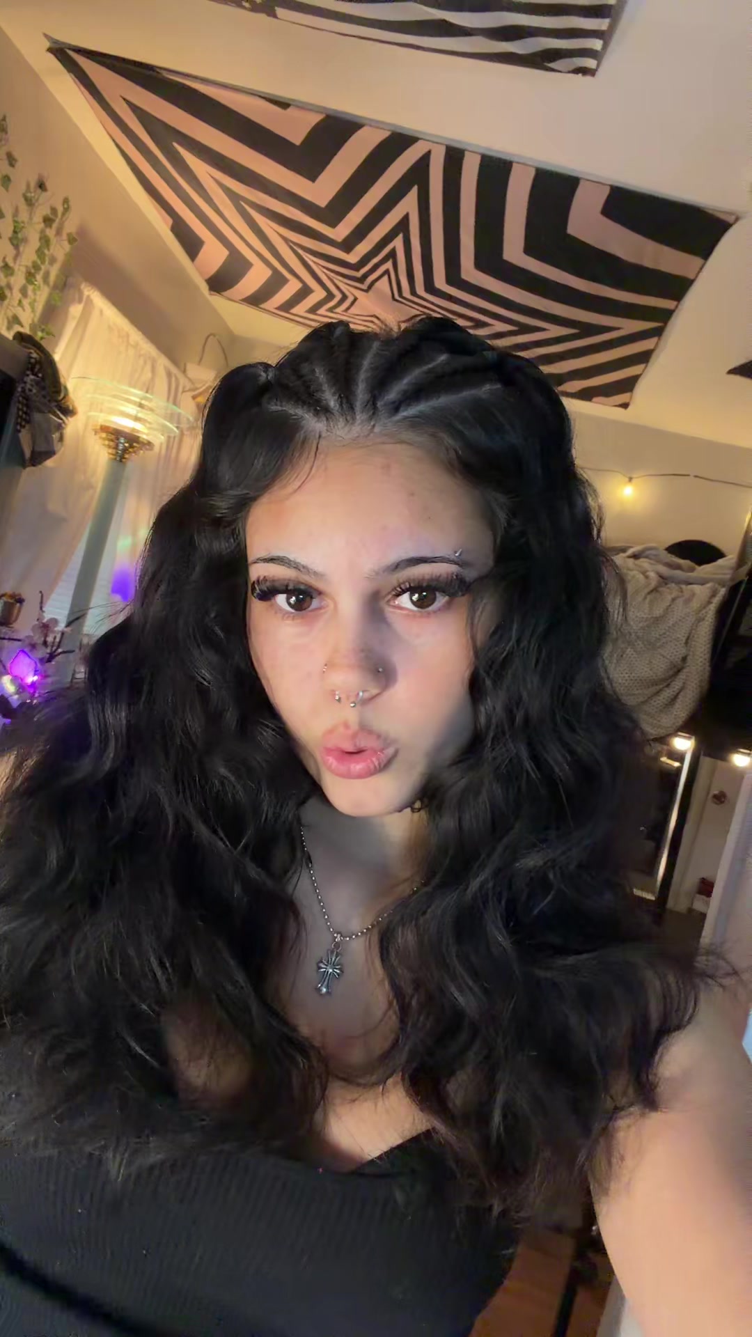 @𝓪𝓿 ✧･ﾟ: *✧･ﾟ:*