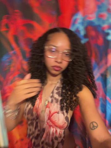 @ebony 𖣂