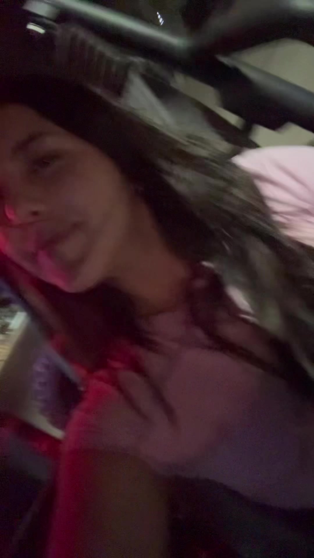 @👩🏽🦲