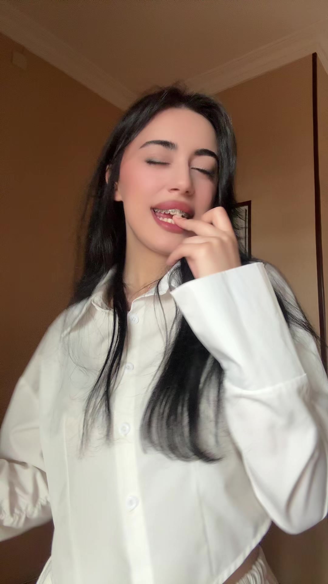 @𝟏𝟏:𝟏𝟏