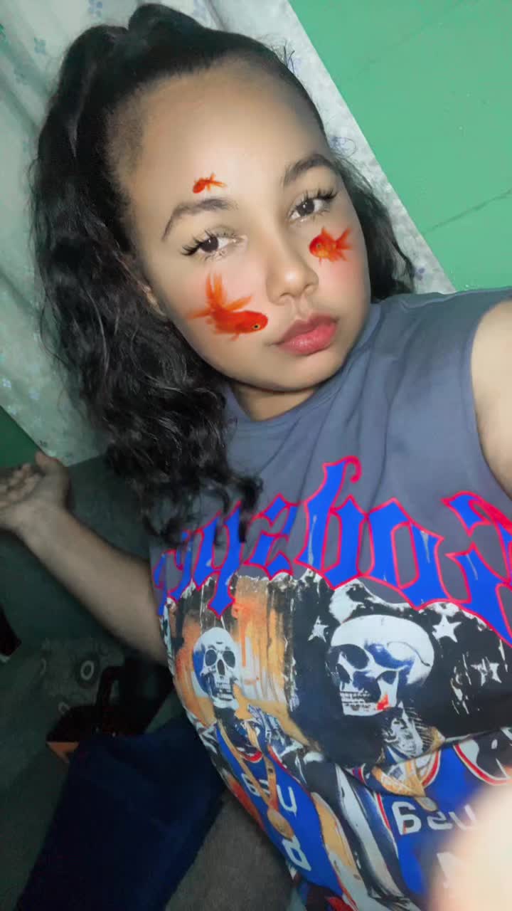 @IntrovertRiri♡
