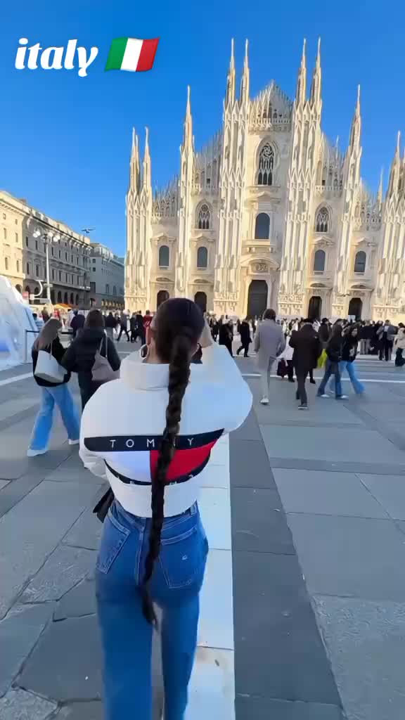 @Italy queen 🇮🇹