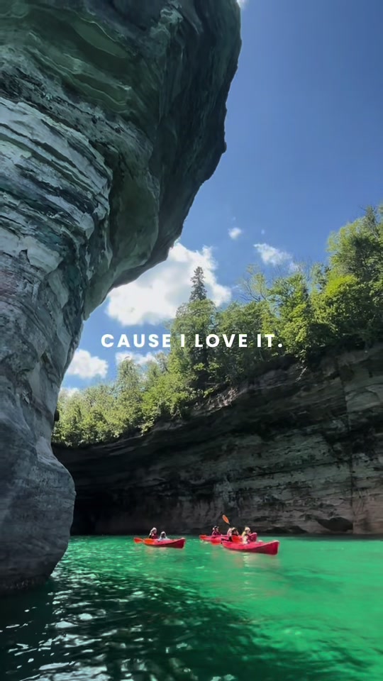 @Pictured Rocks Kayaking
