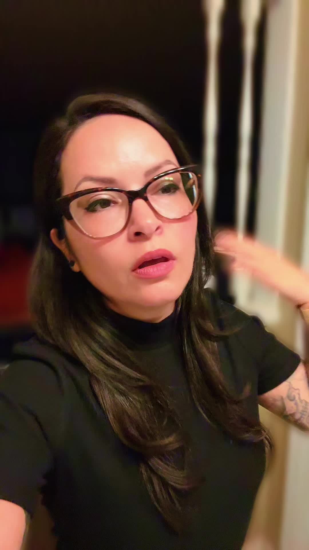 @ink&rsquo;d_office_chick