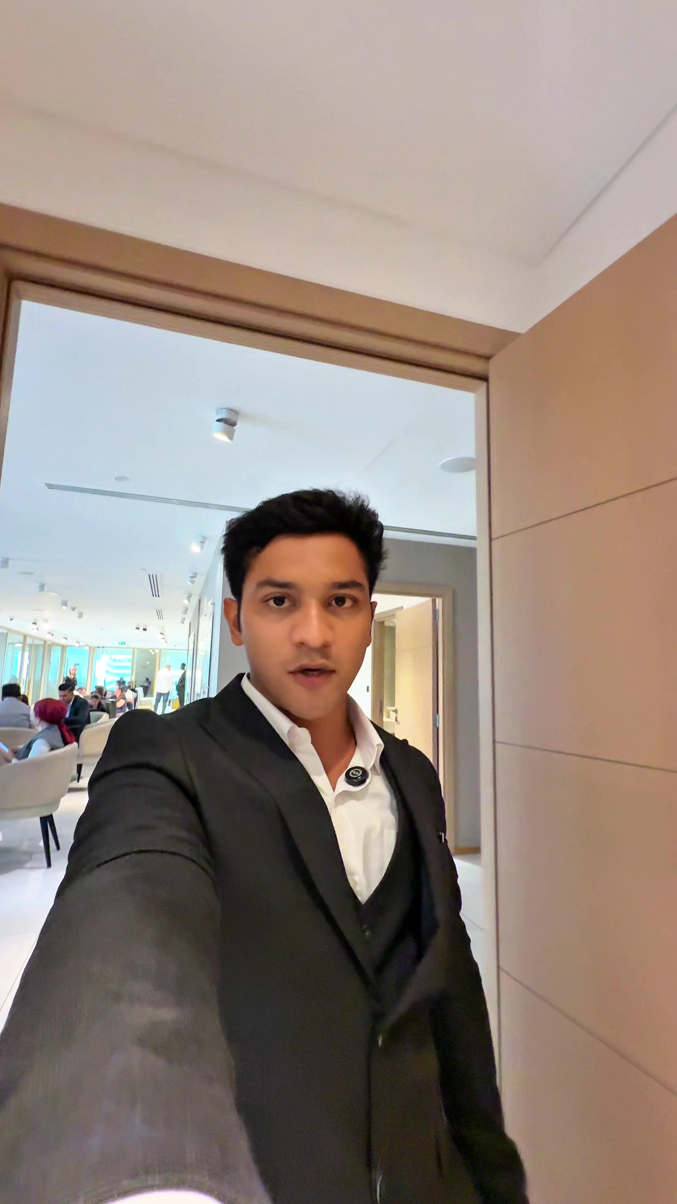 @Arshad Wox - Follow me.!🐝