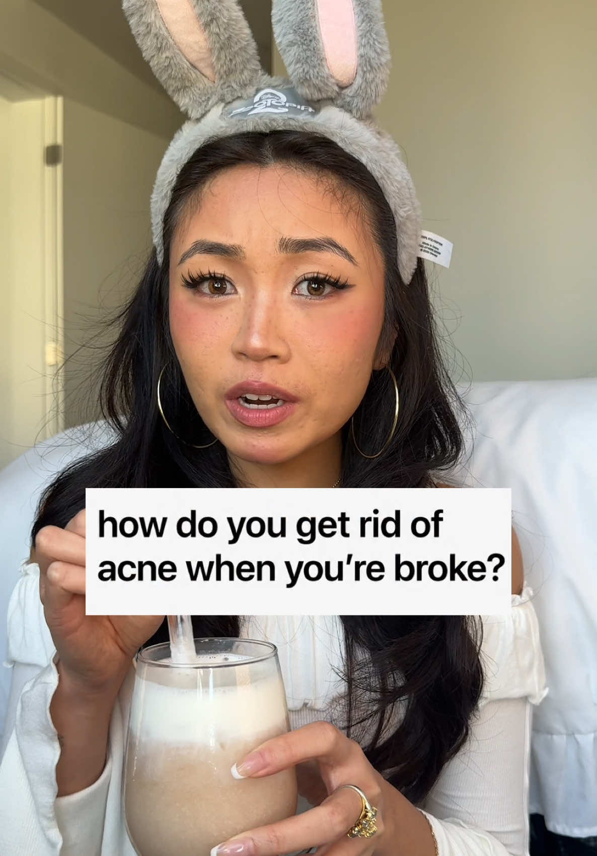 @charlizeechiu