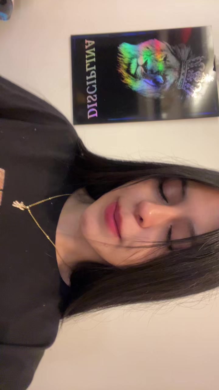 @Danielita🦋