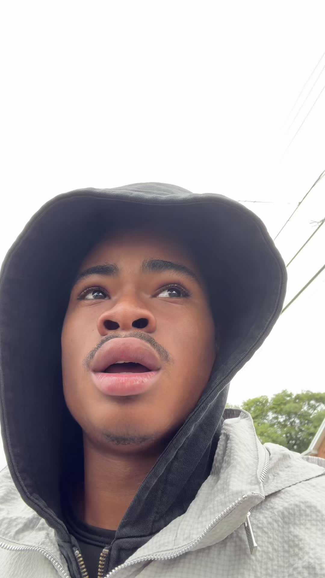 @$B🦍