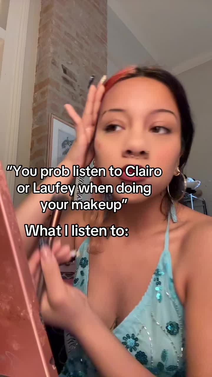 @Elly