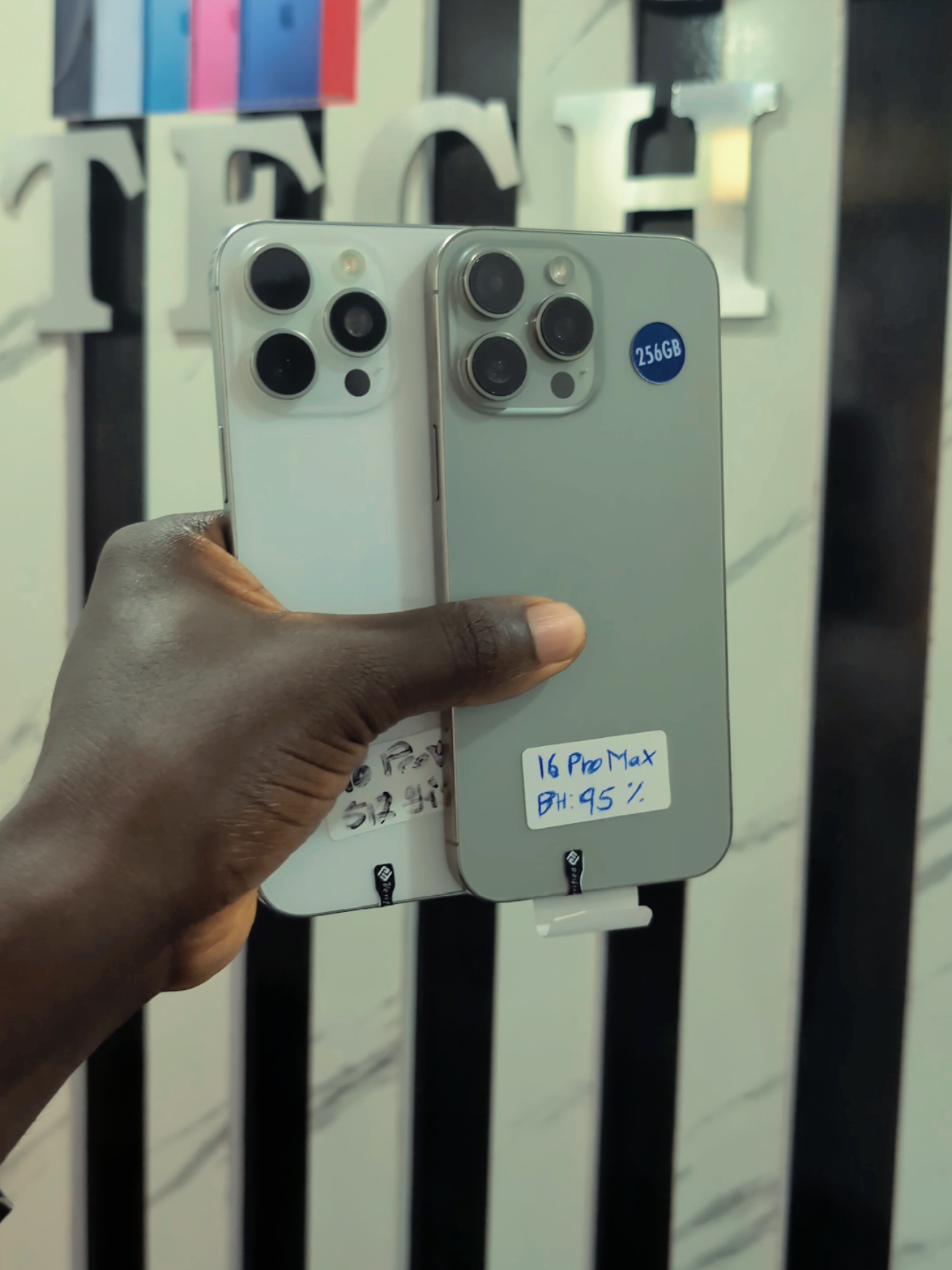 @APPLE PHONE PLUG IN IBADAN