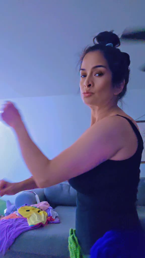 @La Dancing Cashier