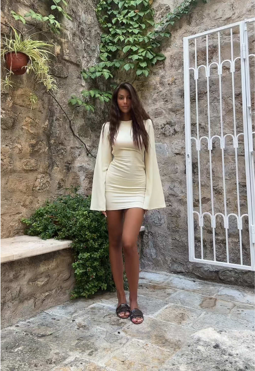 @N I K O L I N A