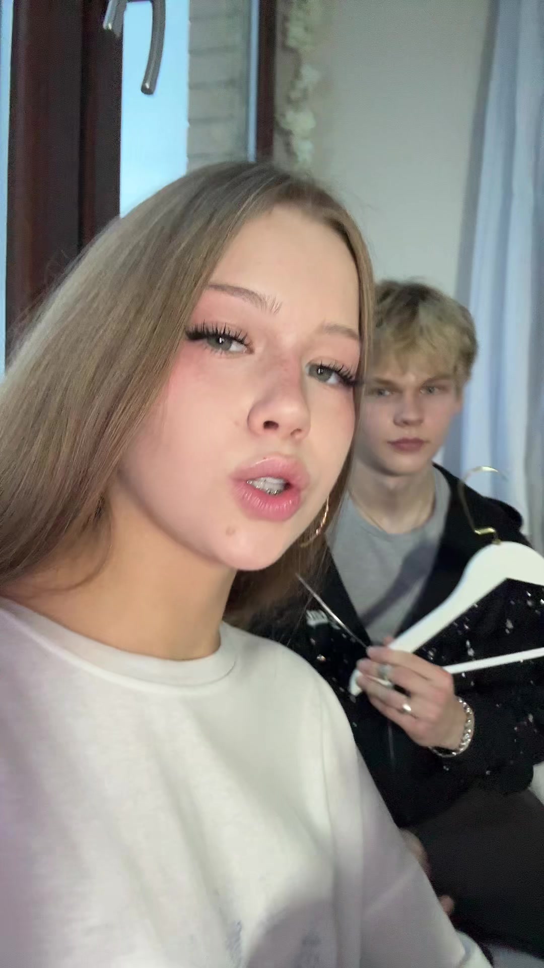 @HOLLIKLIN