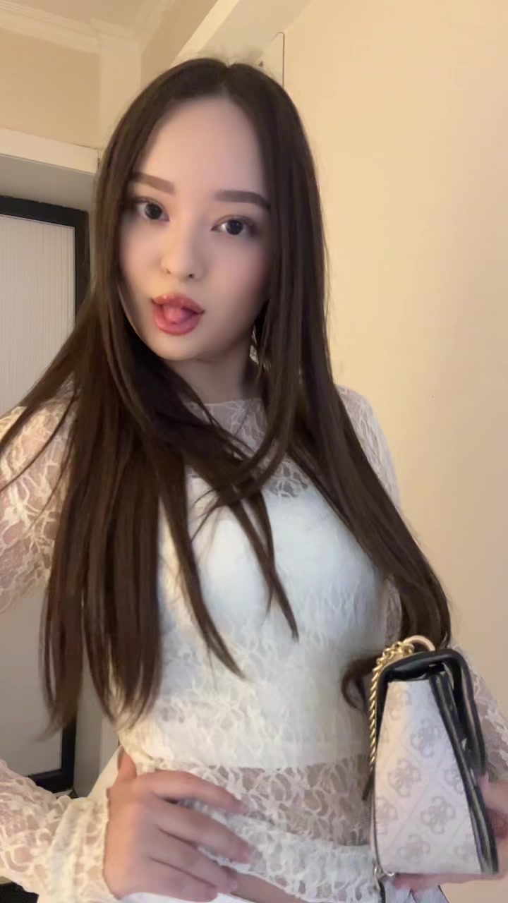 @shelovesei