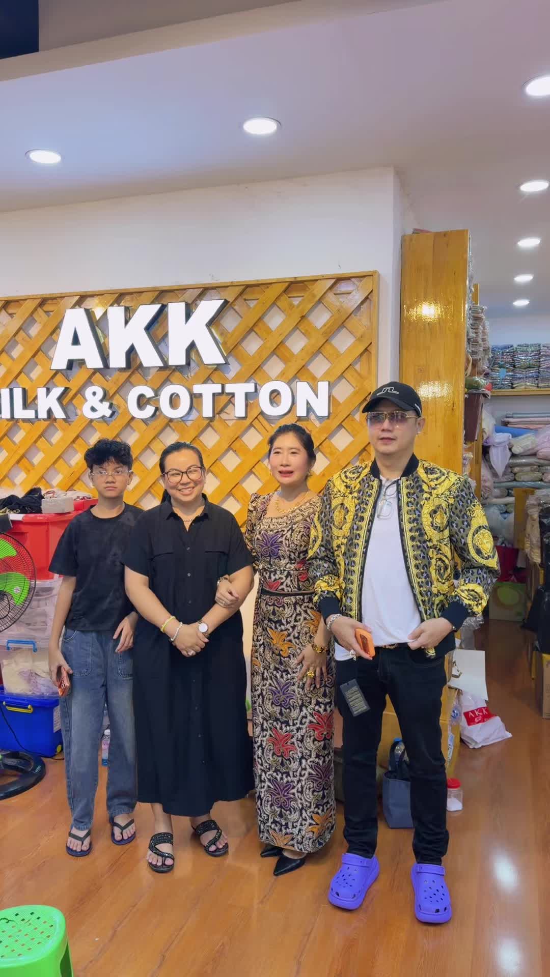 @Akk Silk (official account)