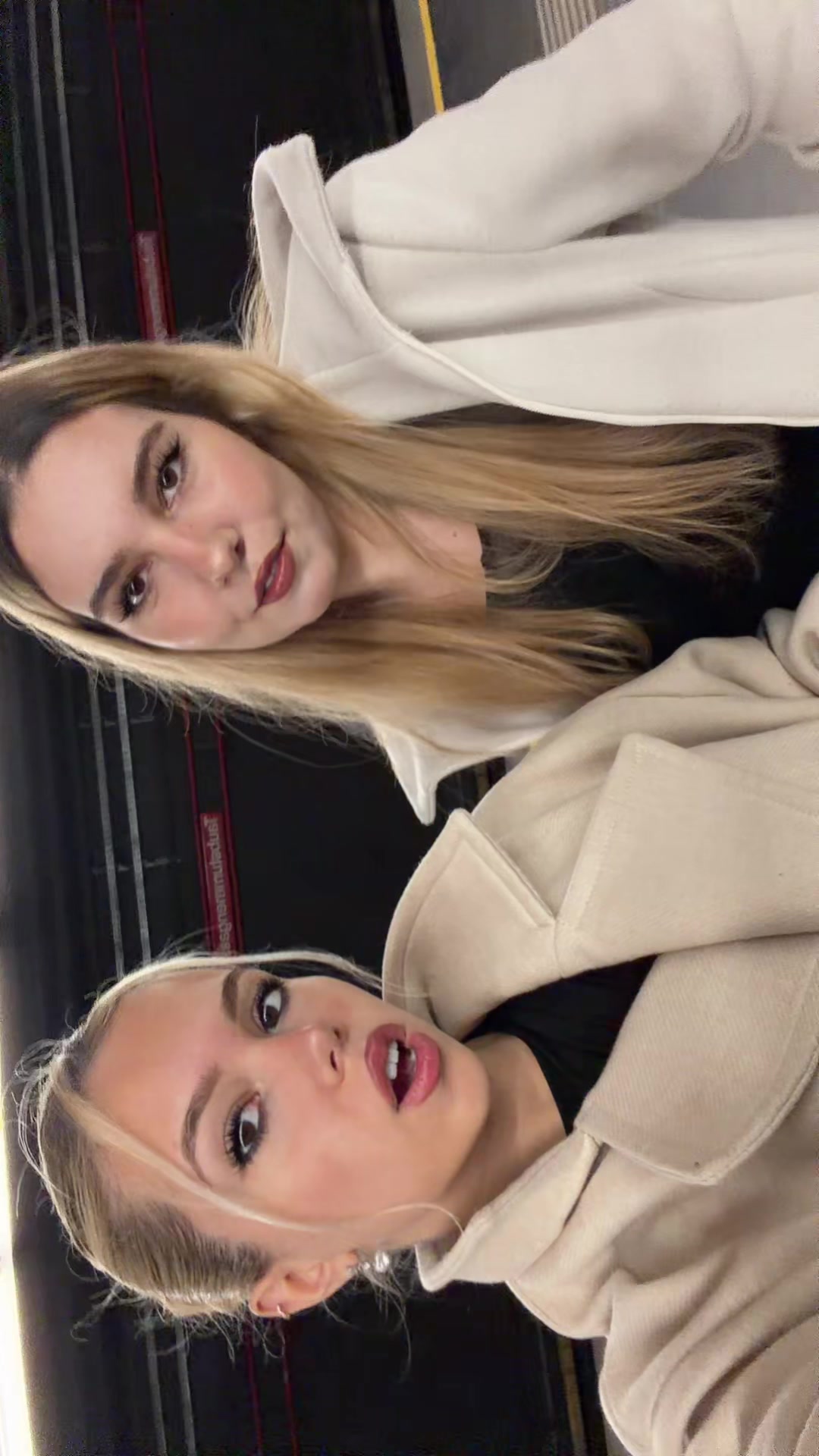 @Mia