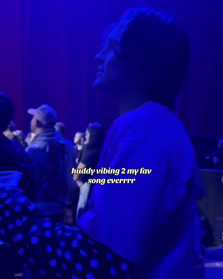 @𝘤𝘩𝘢𝘴𝘦 𝘧𝘰𝘭𝘭𝘰𝘸𝘴🖤🤍