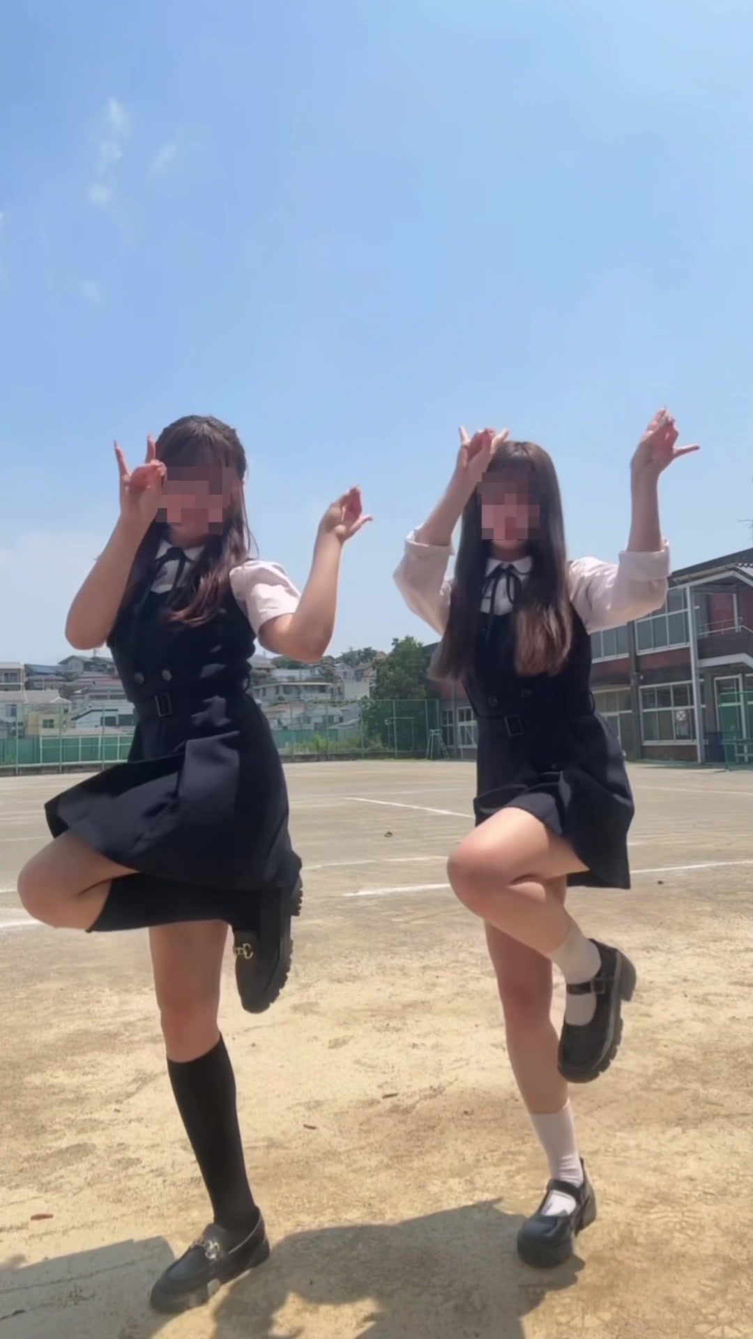 @実南