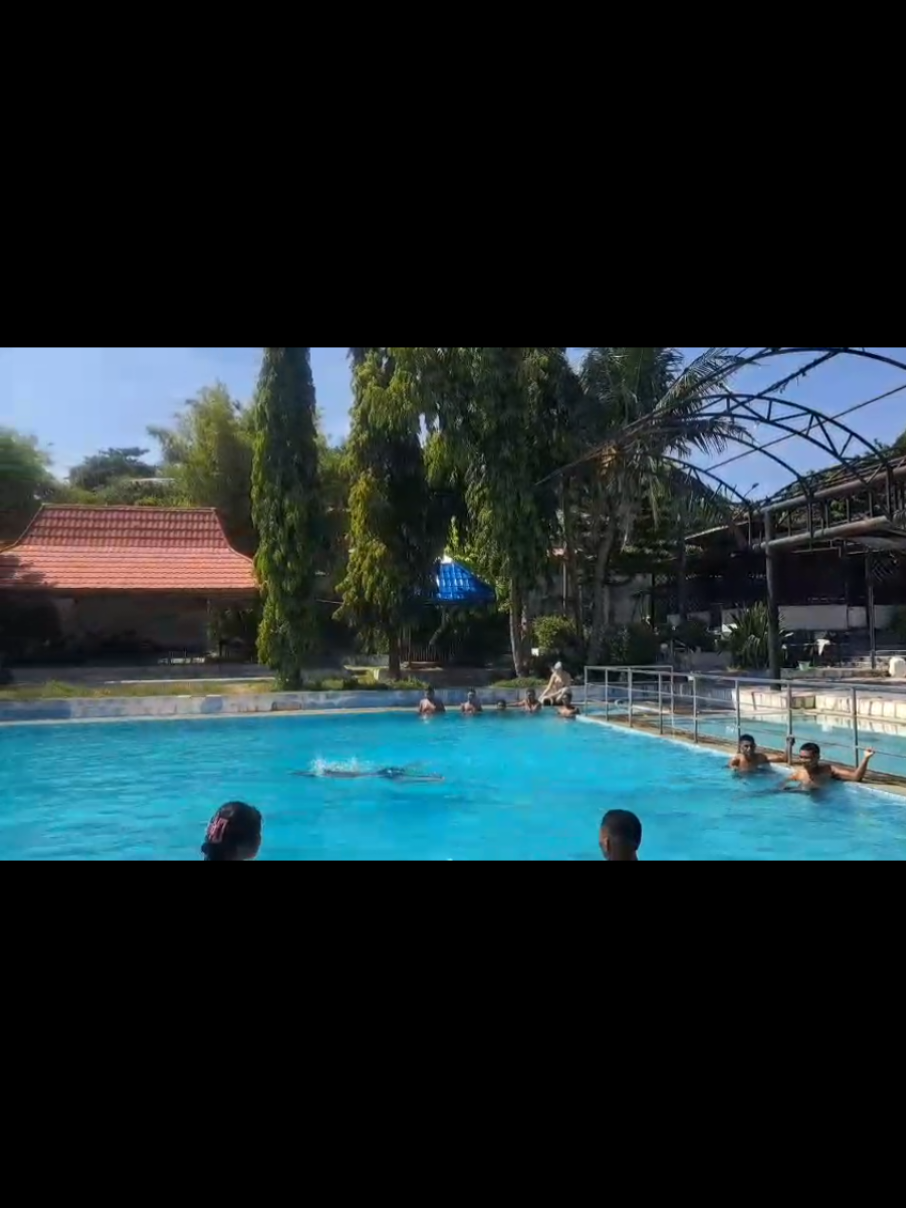 @Ria swimming NTT