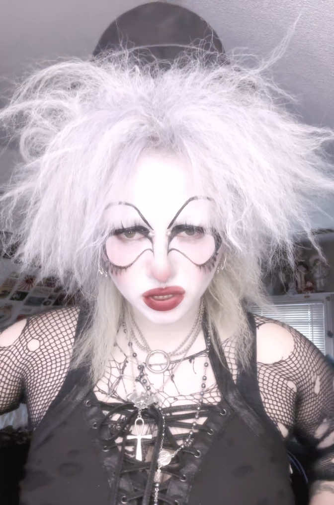 @dollygoth666