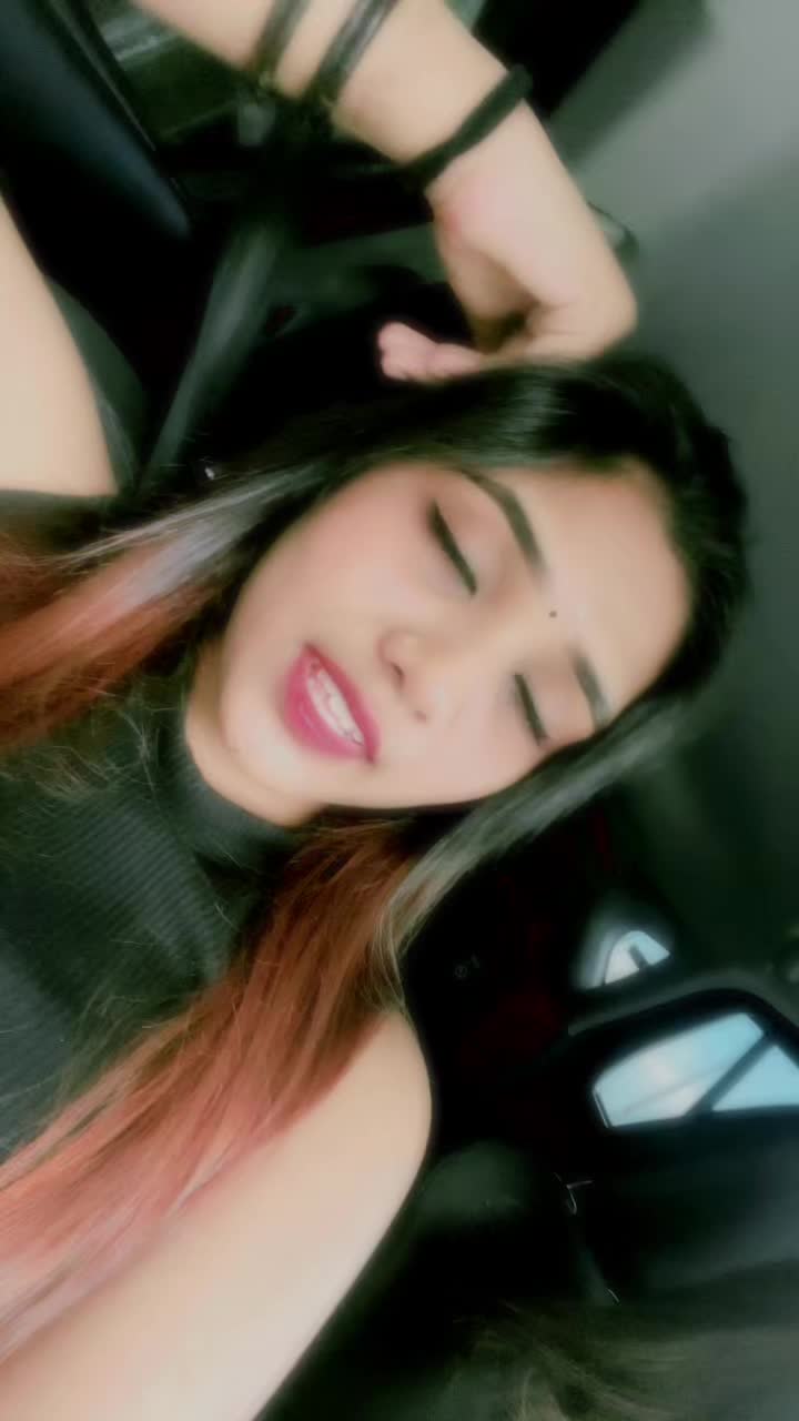 @Vina_.23