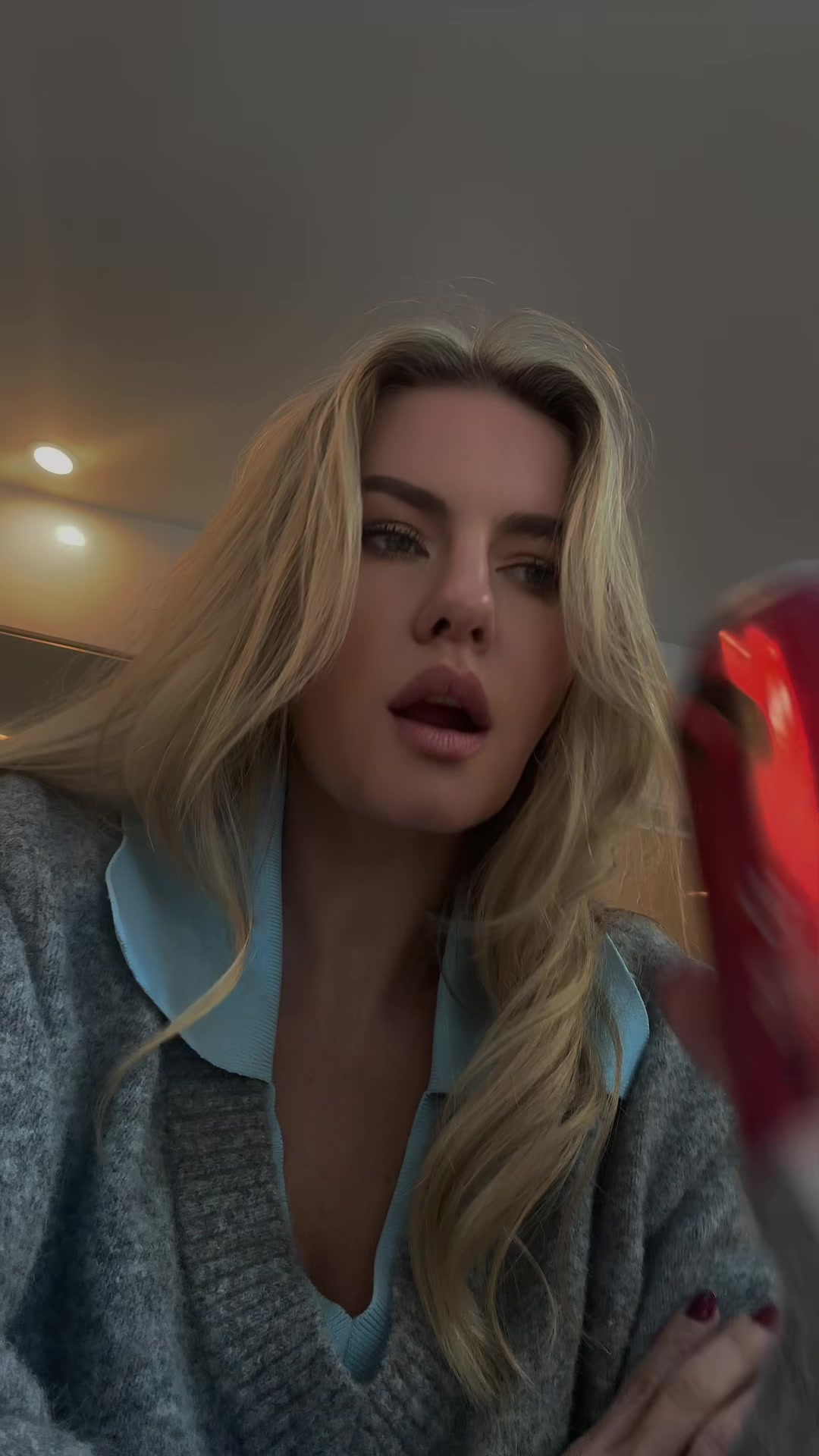 @Elisha Cuthbert