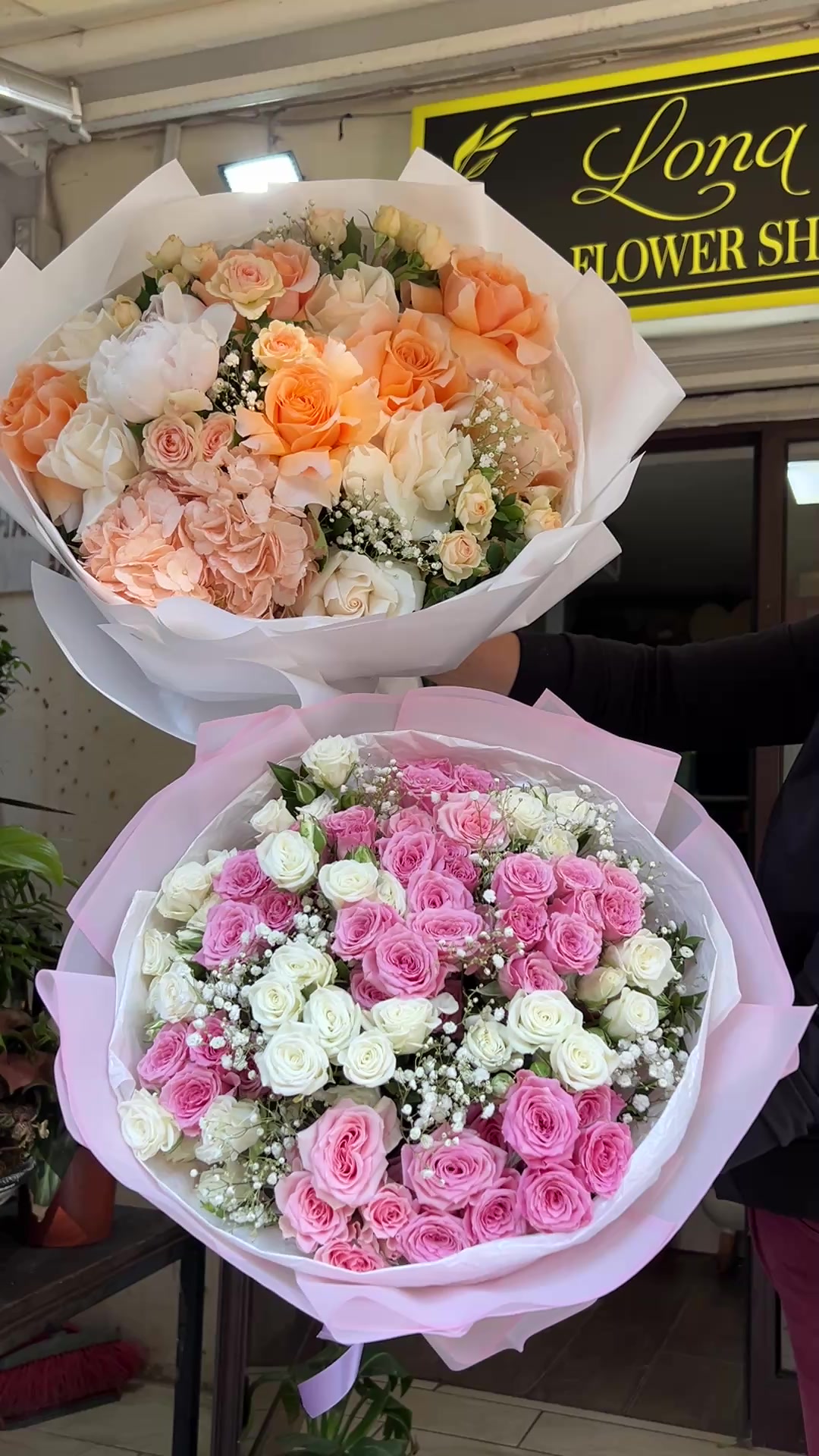 @Lona’s flowers shop