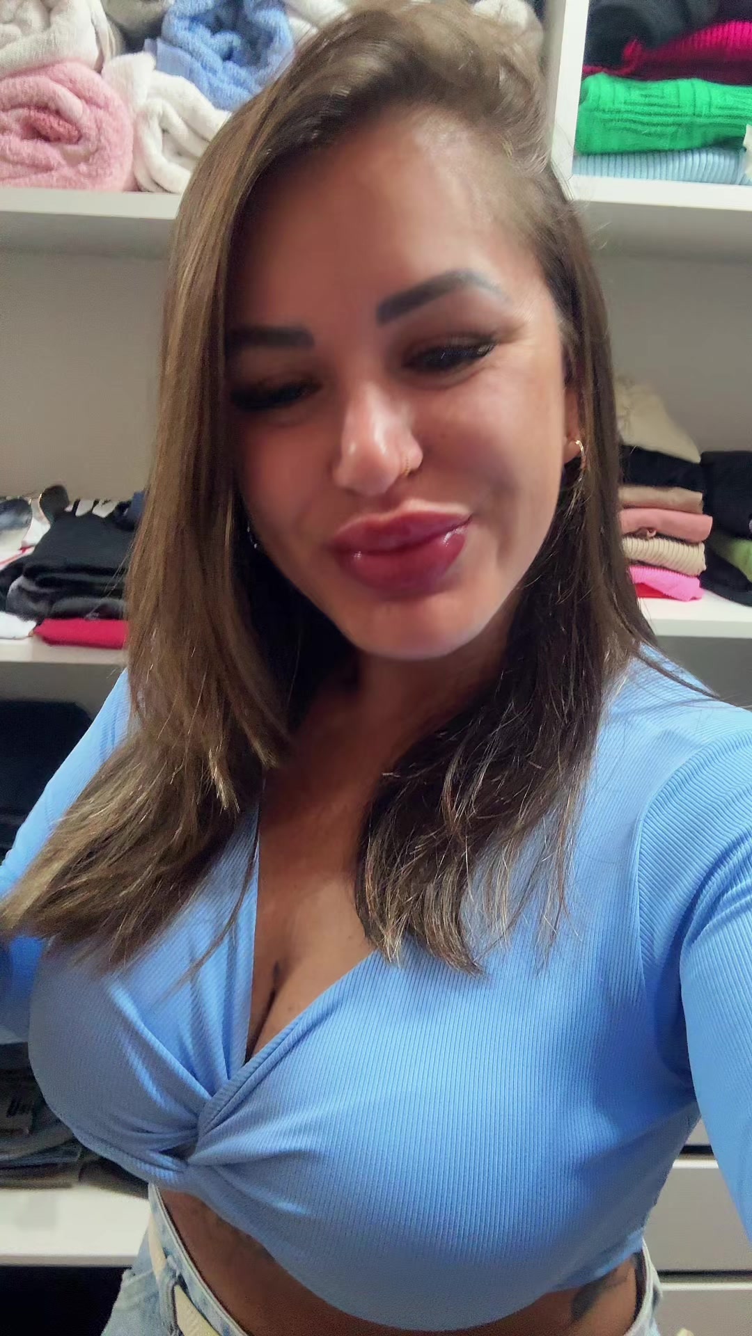 @Viviane