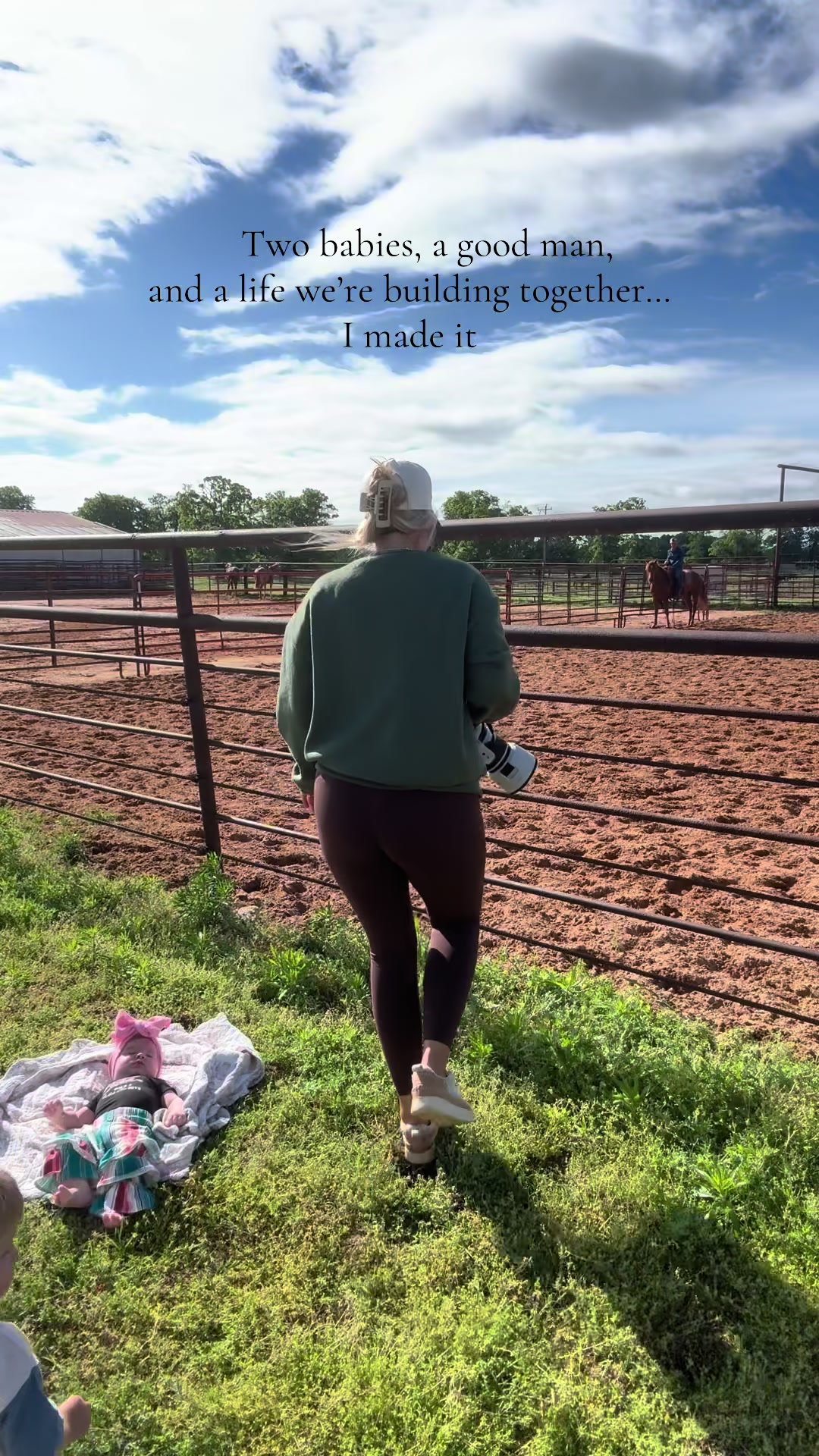 @HOLLY|RANCH WIFE & SAHM
