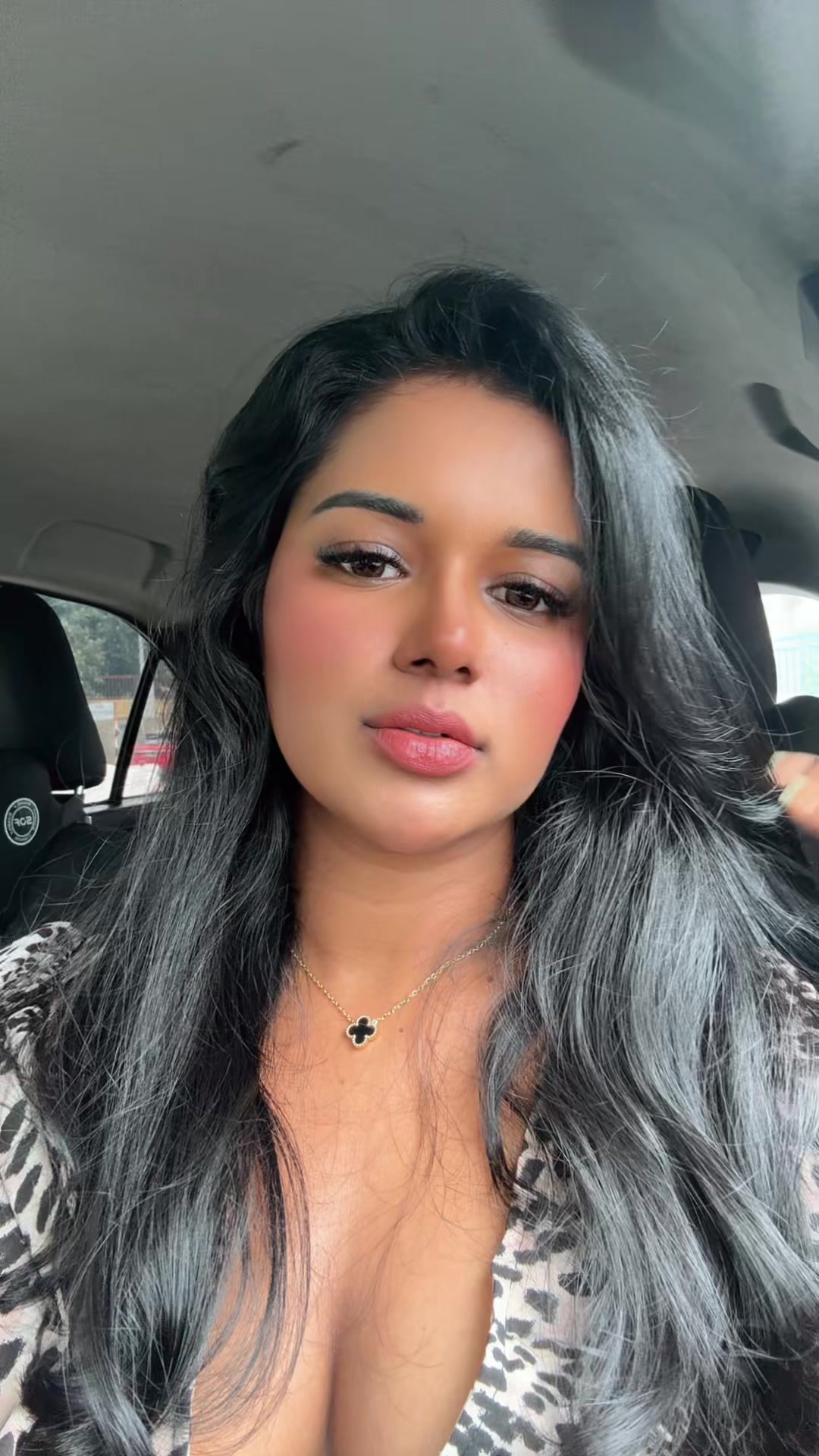 @Mitrra