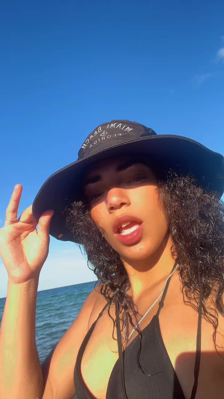 @𝜗𝜚Daniela